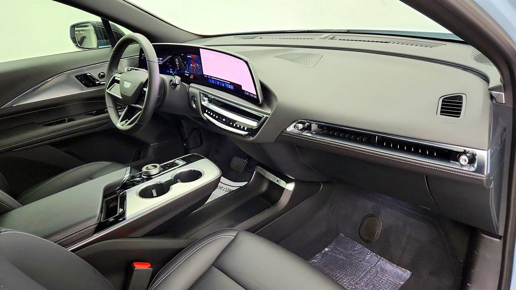 Used 2024 Cadillac Lyriq Tech RWD image 25