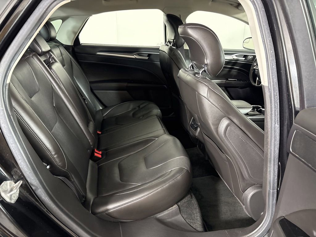 Used 2014 Ford Fusion Titanium image 16