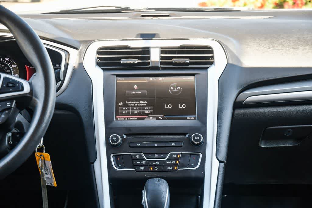 Used 2016 Ford Fusion SE FWD image 13