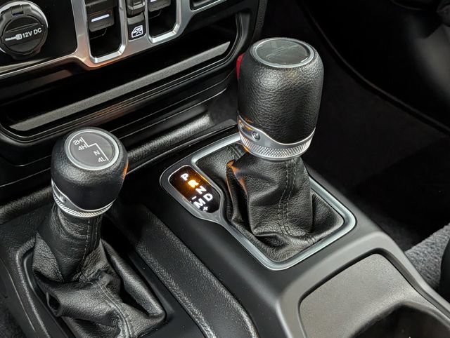 Used 2023 Jeep Gladiator Sport AWD/4WD image 26