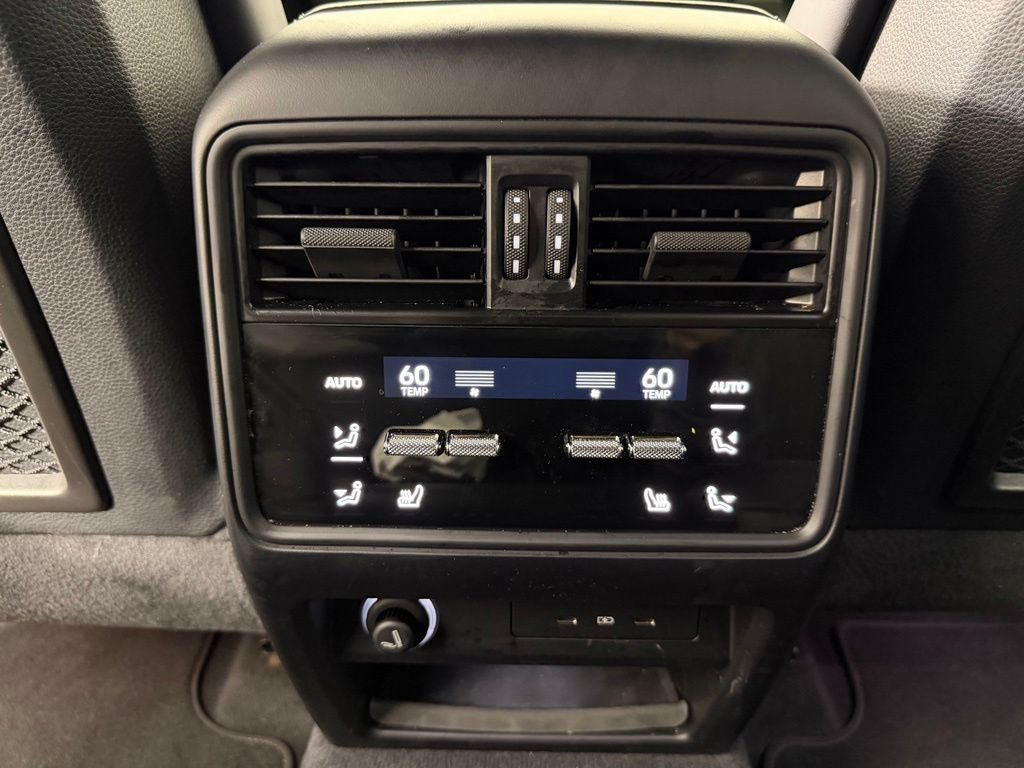 Certified 2025 Porsche Cayenne Coupe AWD/4WD image 41