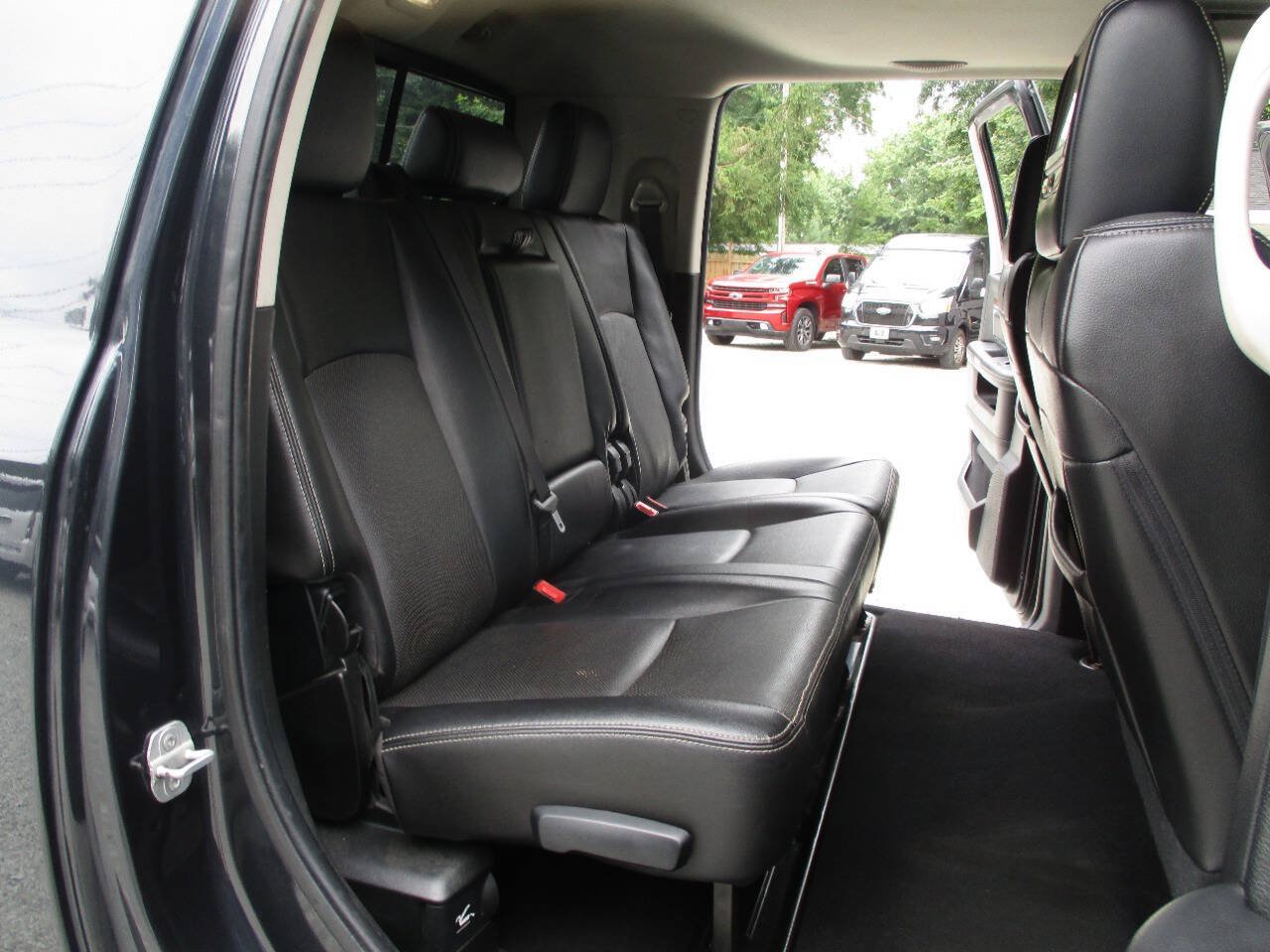 Used 2014 RAM 2500 Laramie AWD/4WD image 32