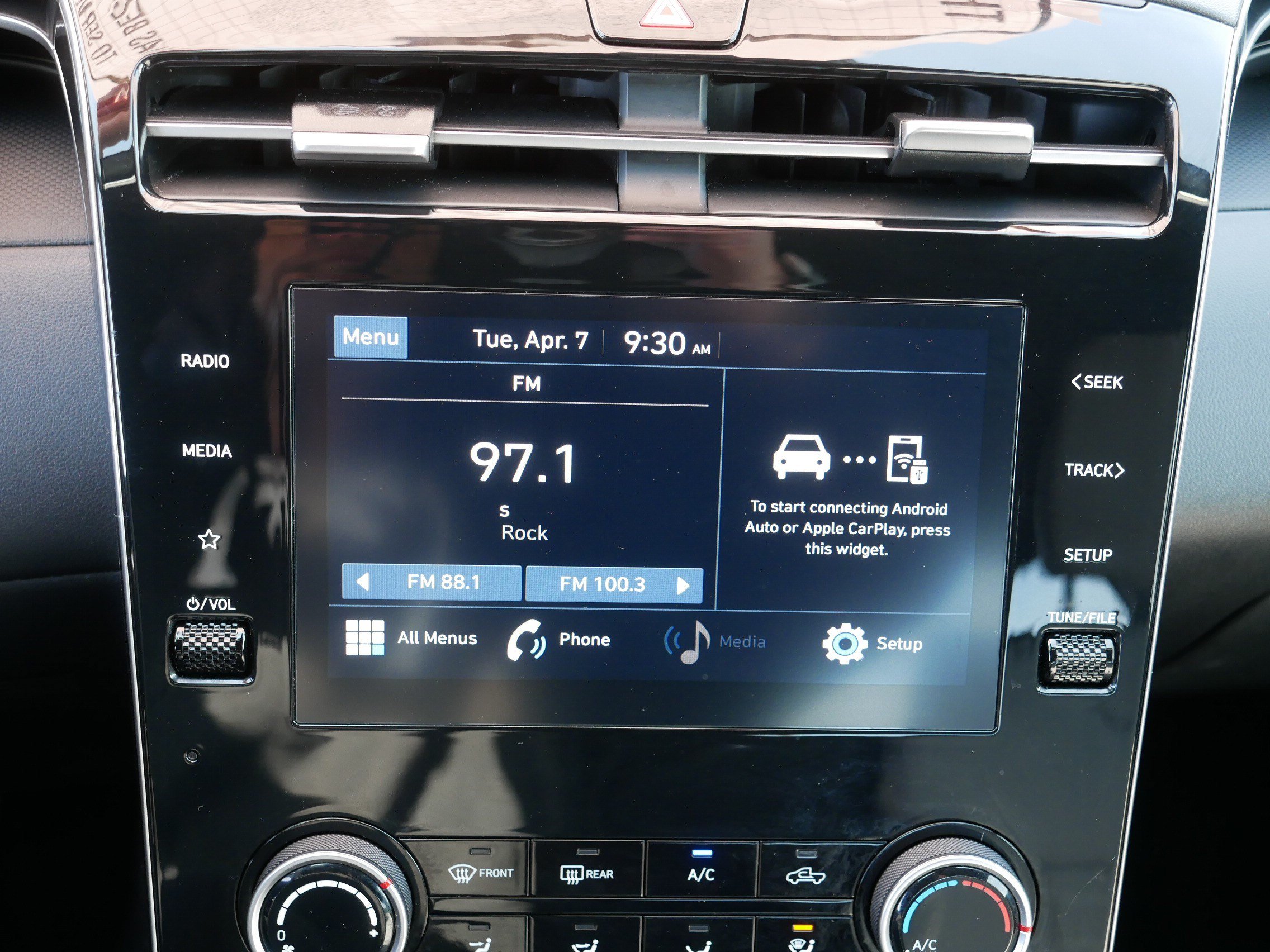 Used 2023 Hyundai Santa Cruz SE AWD/4WD image 22