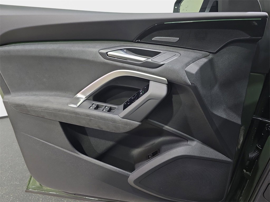 New 2025 Audi SQ5 Prestige image 27