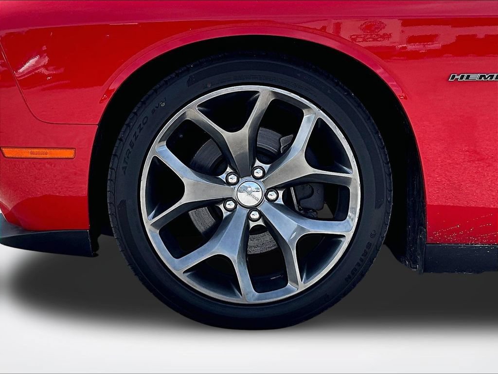 Used 2015 Dodge Challenger R/T Plus RWD image 10