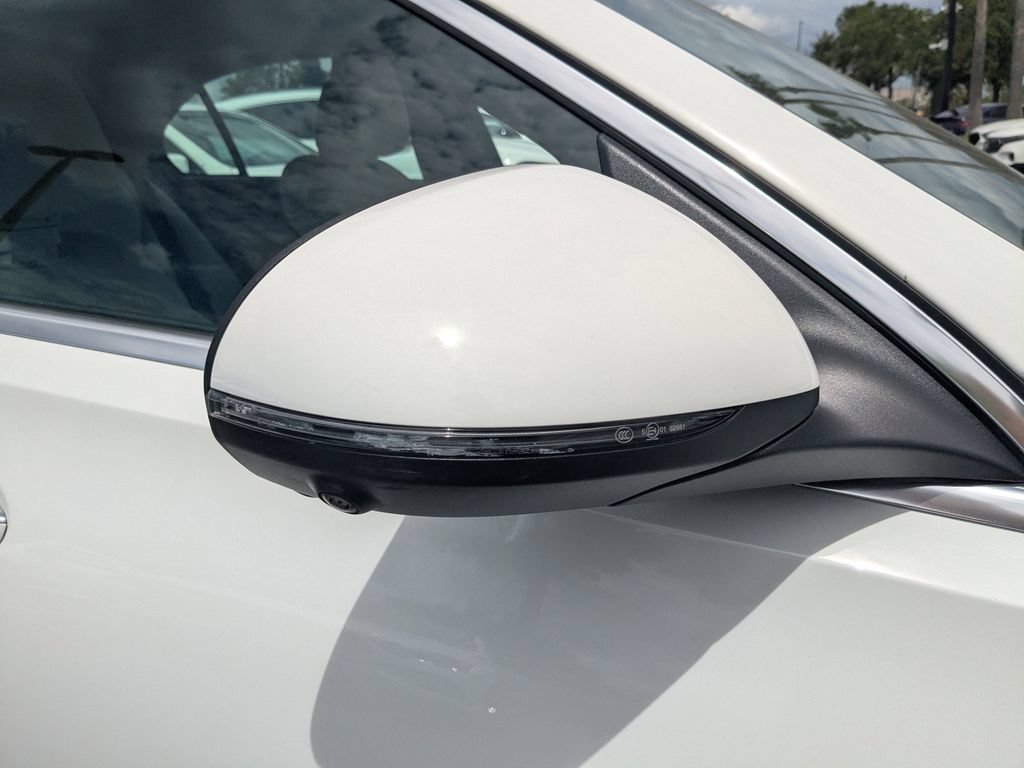 Certified 2023 Mercedes-Benz C 300 4MATIC Sedan w/ Exclusive Trim Package image 23