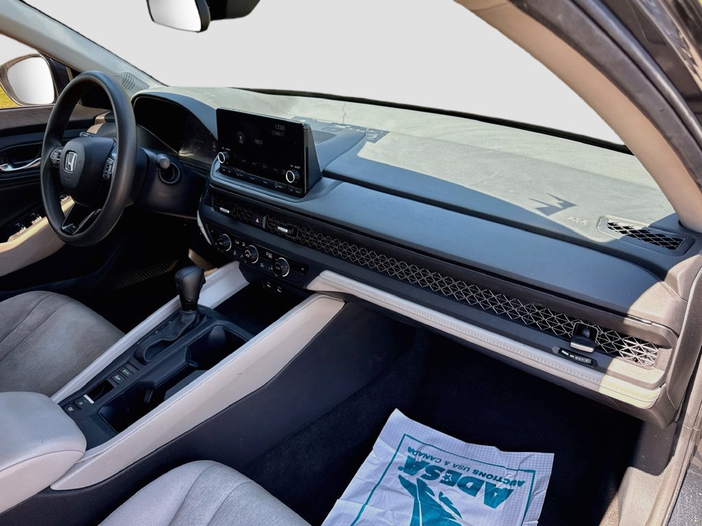 Used 2023 Honda Accord EX image 30