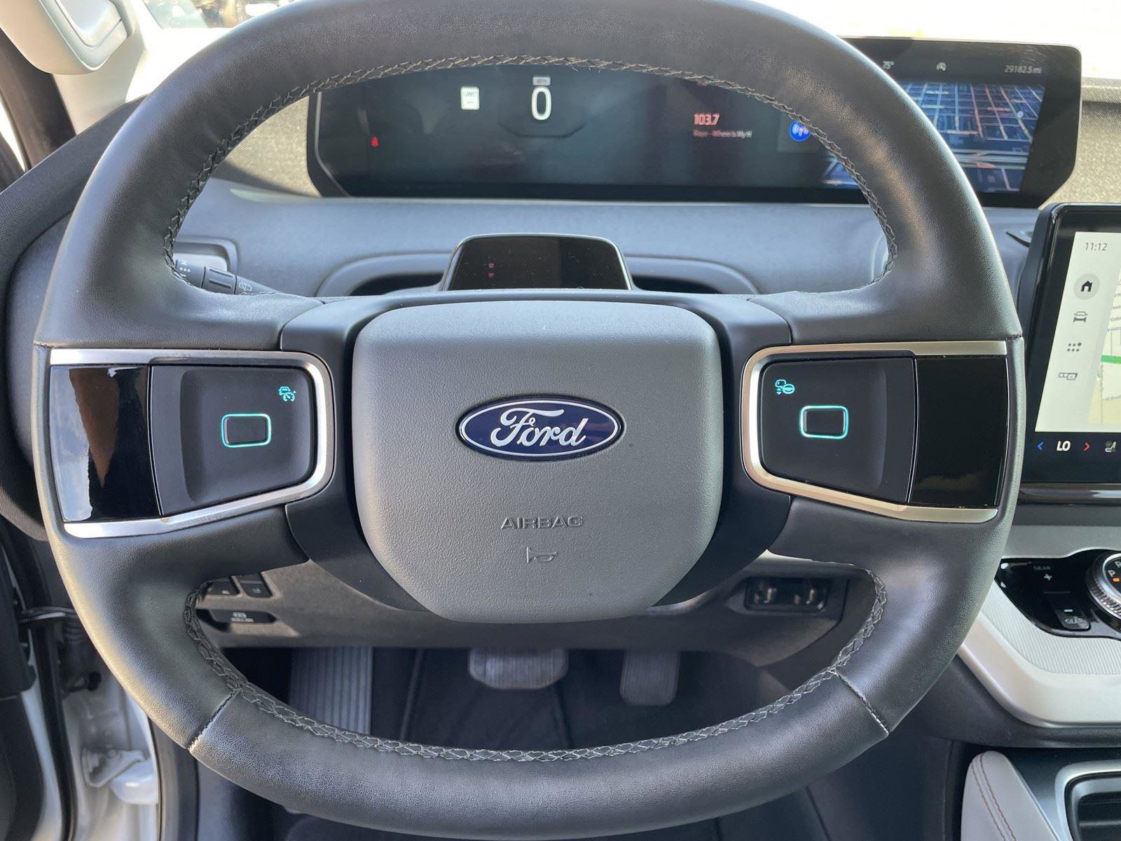 Used 2025 Ford Expedition Active image 14