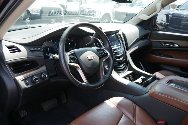 Used 2020 Cadillac Escalade Luxury AWD/4WD image 17