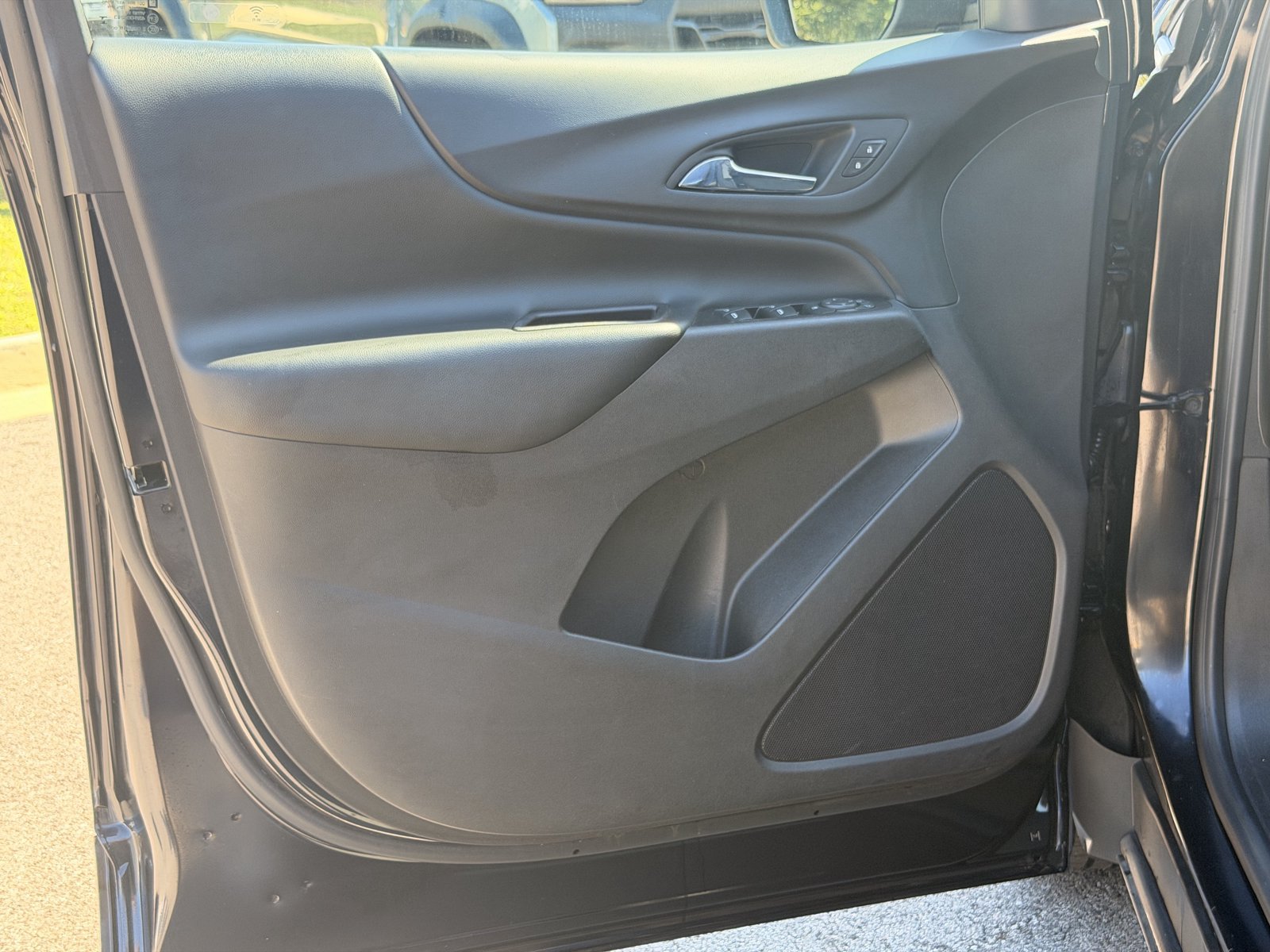 Used 2020 Chevrolet Equinox LT FWD image 16