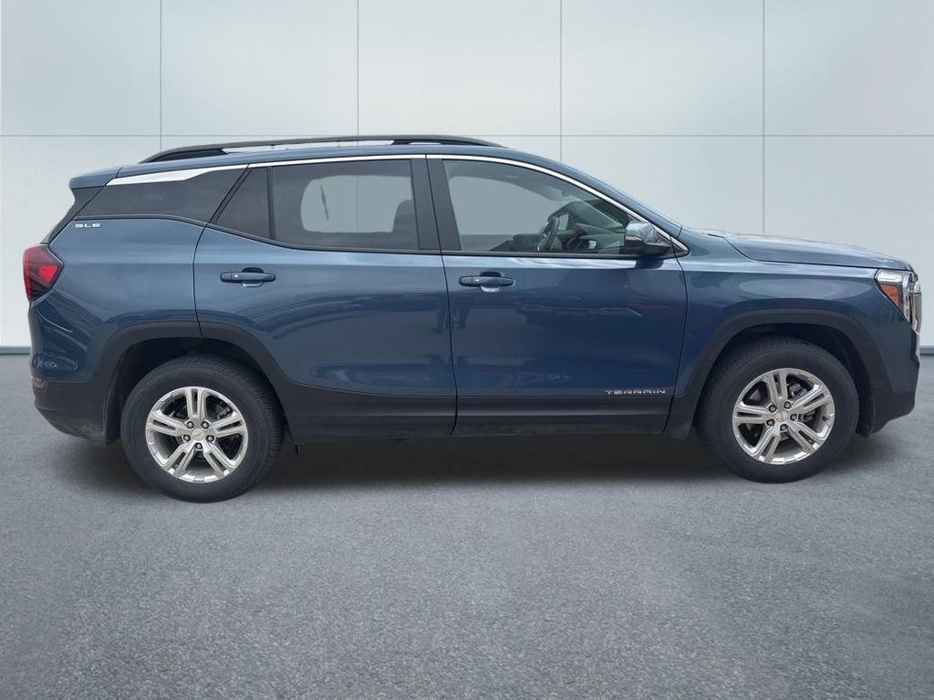 Used 2024 GMC Terrain SLE w/ Driver Convenience Package AWD/4WD image 10