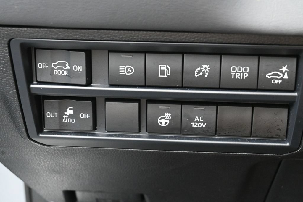 Certified 2024 Toyota Sequoia Platinum AWD/4WD image 15