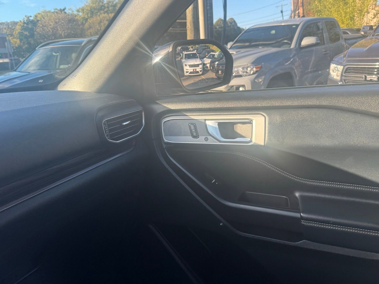 Used 2020 Ford Explorer Limited w/ Class III Trailer Tow Package image 28