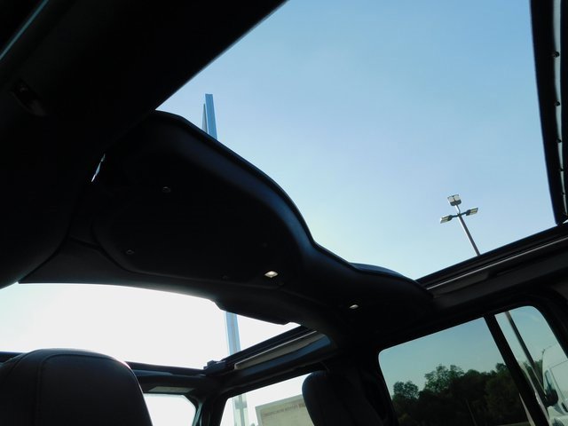 New 2025 Jeep Wrangler Unlimited Rubicon image 22