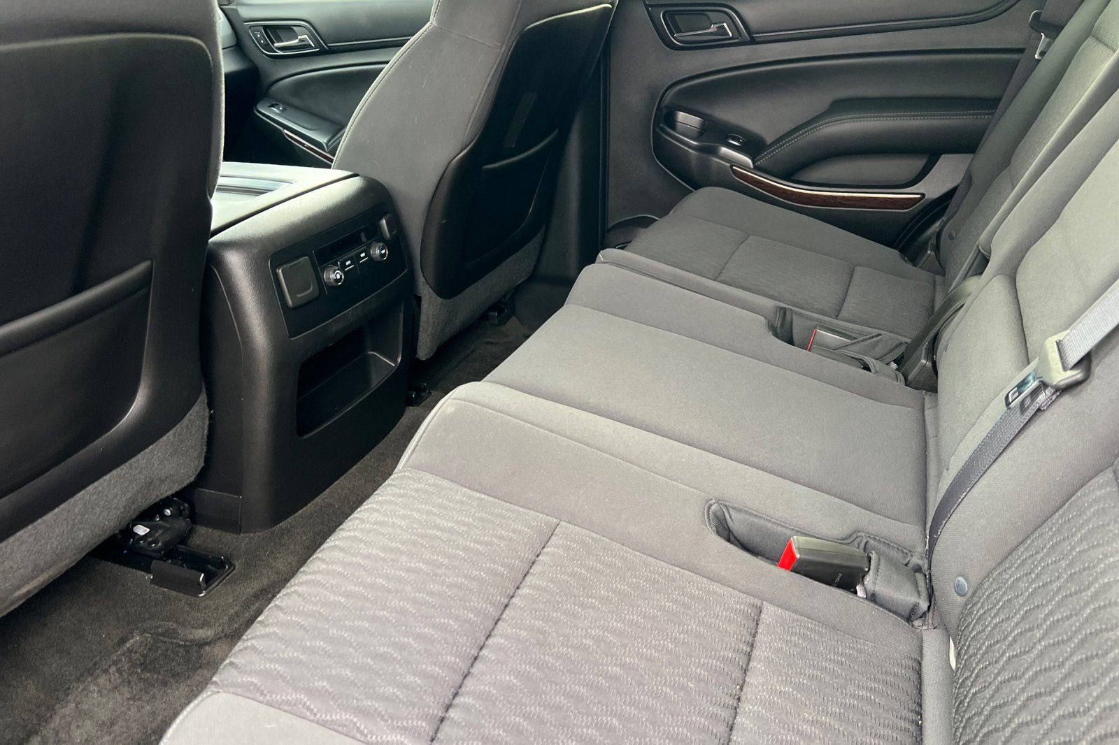 Used 2015 GMC Yukon SLE w/ Convenience Package AWD/4WD image 9