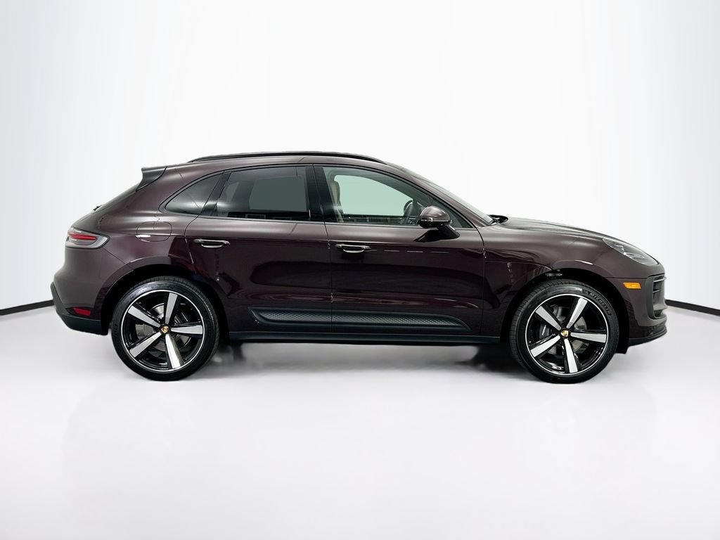 Used 2026 Porsche Macan AWD/4WD image 8