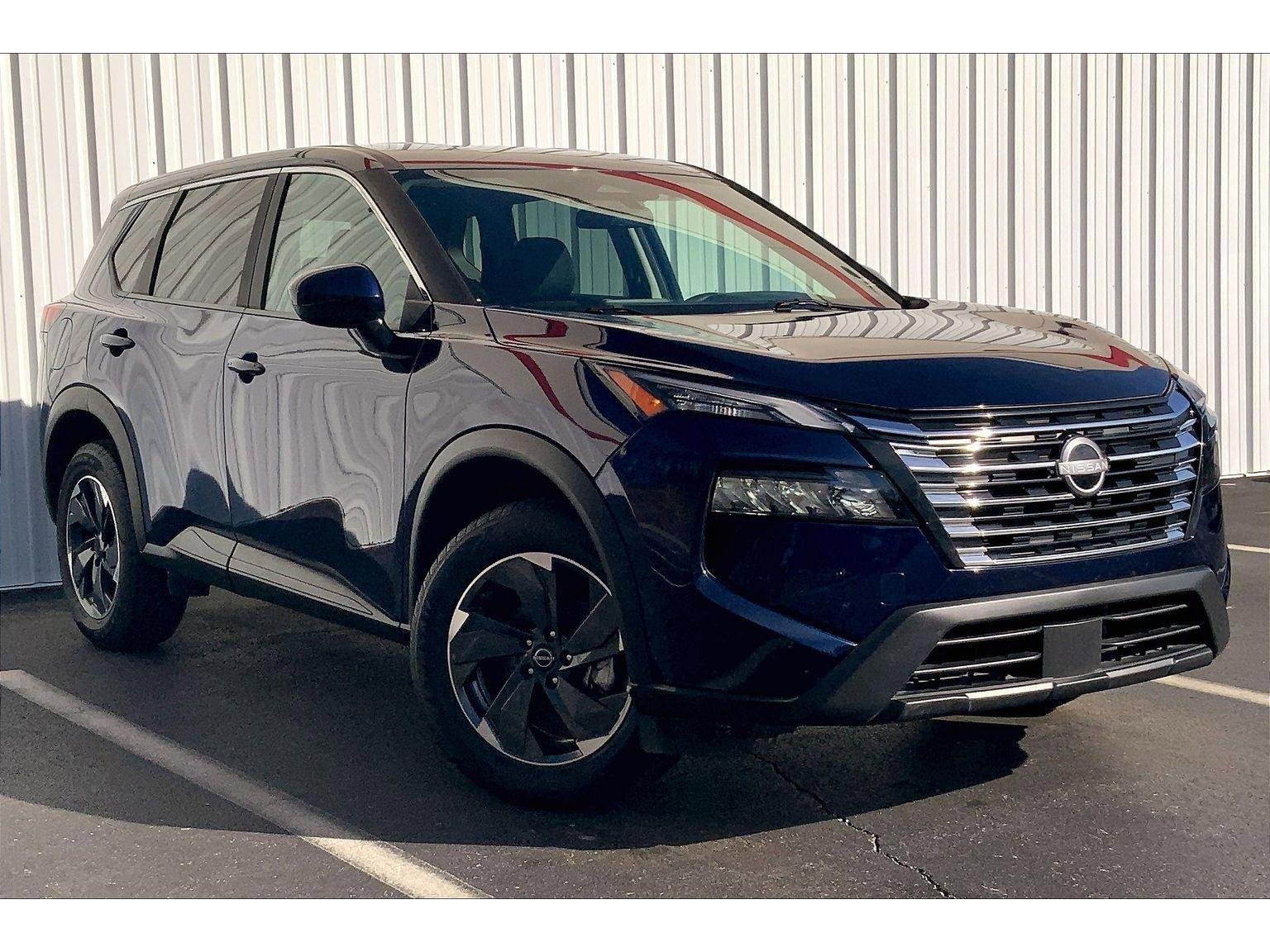 Used 2025 Nissan Rogue SV image 30