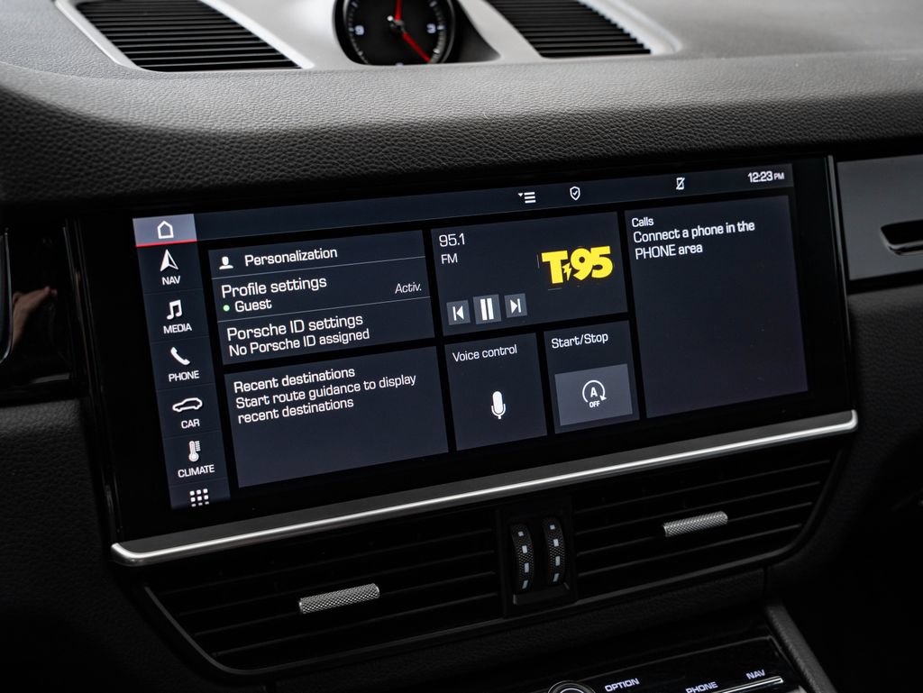 Certified 2020 Porsche Cayenne AWD/4WD image 33