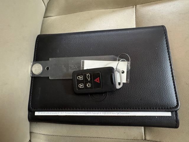 Used 2016 Volvo XC60 T6 Platinum w/ Climate Package image 29