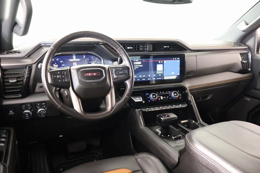 Used 2023 GMC Sierra 1500 AT4 image 2