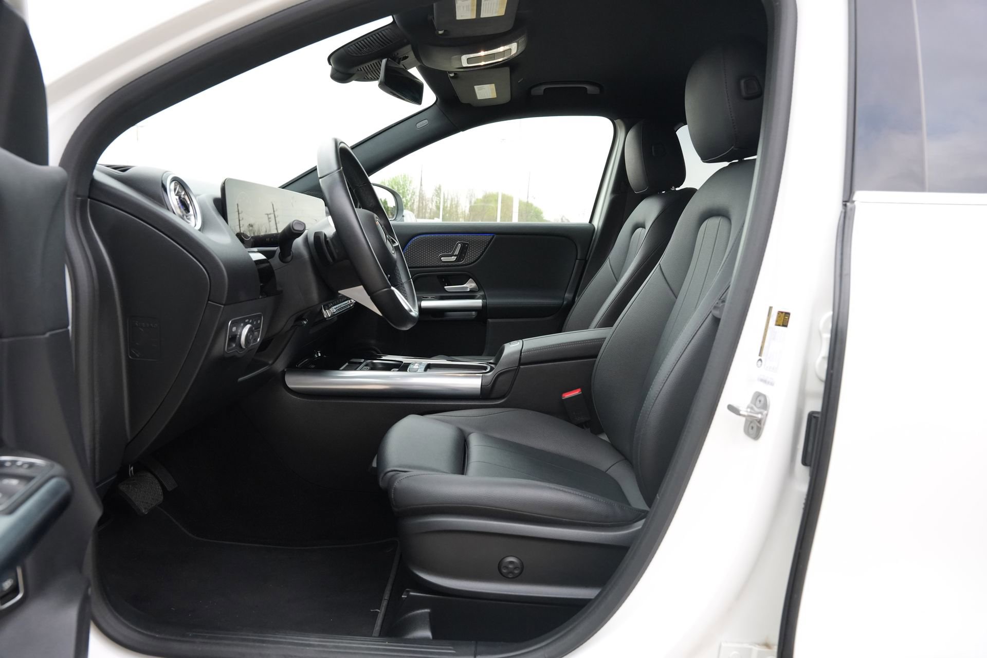 Used 2025 Mercedes-Benz GLA 250 image 17