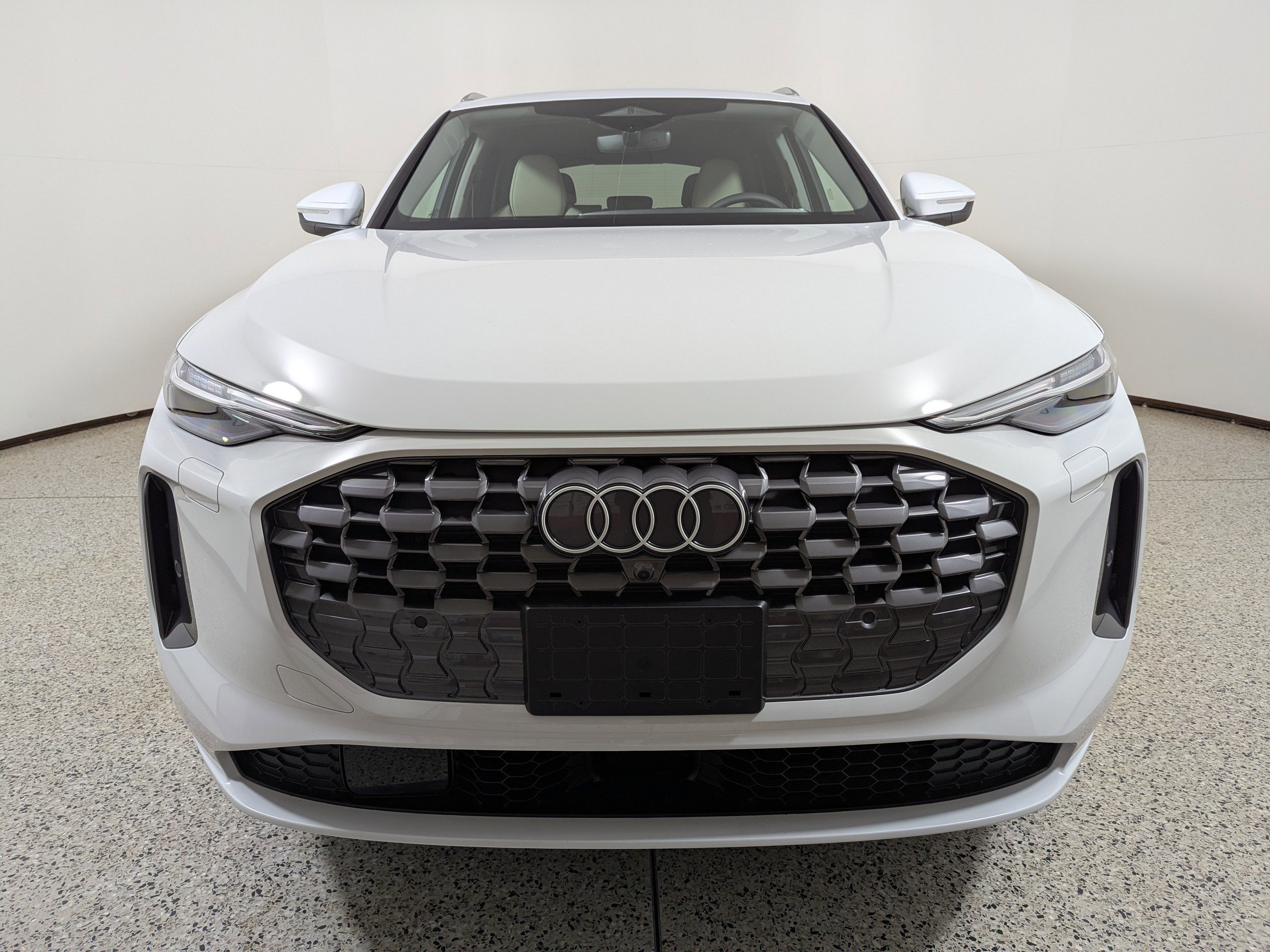 New 2025 Audi Q5 Premium Plus image 2