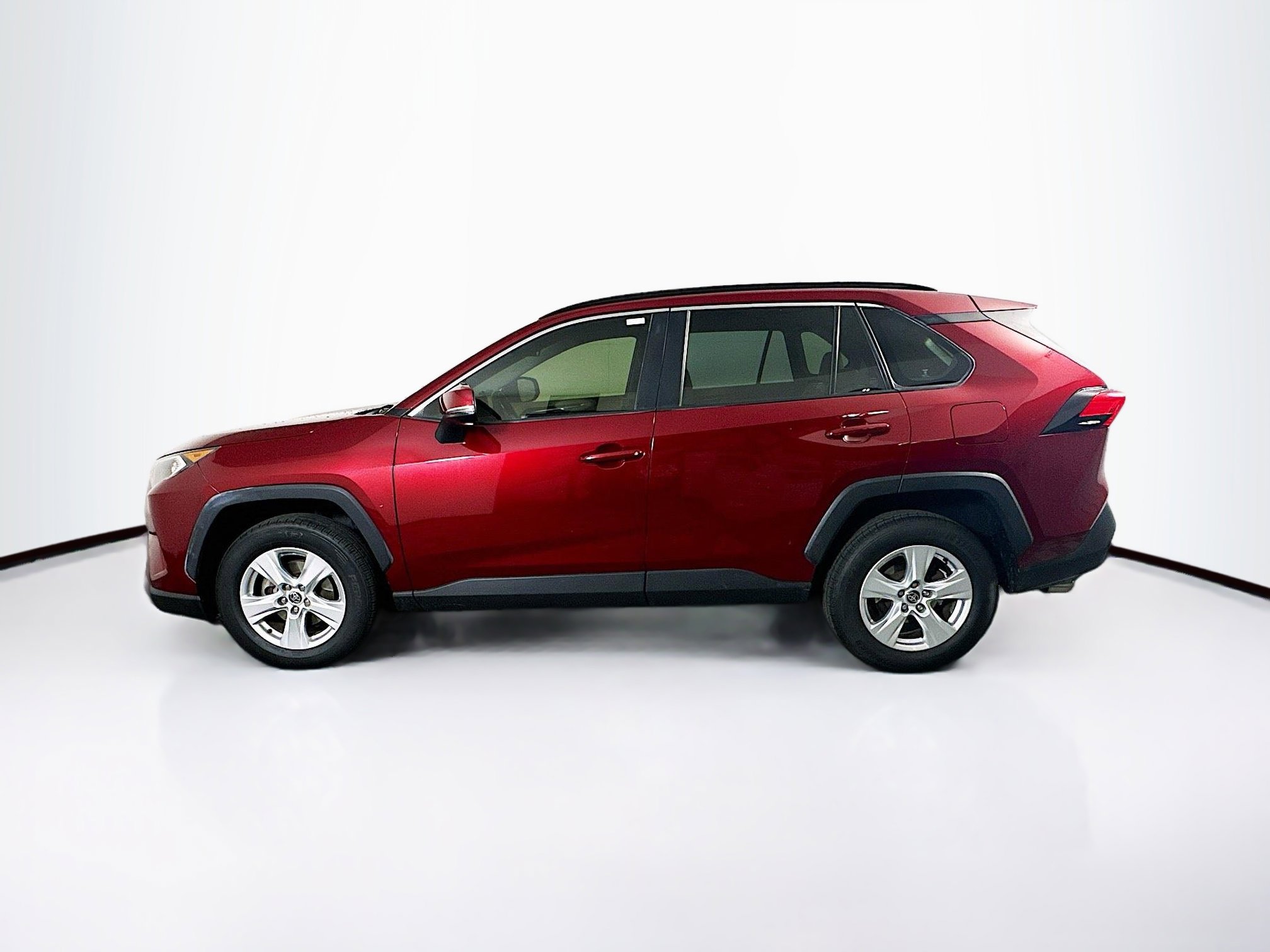 Used 2020 Toyota RAV4 XLE FWD image 4