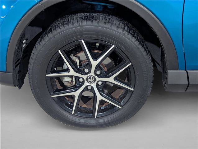 Used 2017 Toyota RAV4 SE w/ Power Extra Value Package AWD/4WD image 9