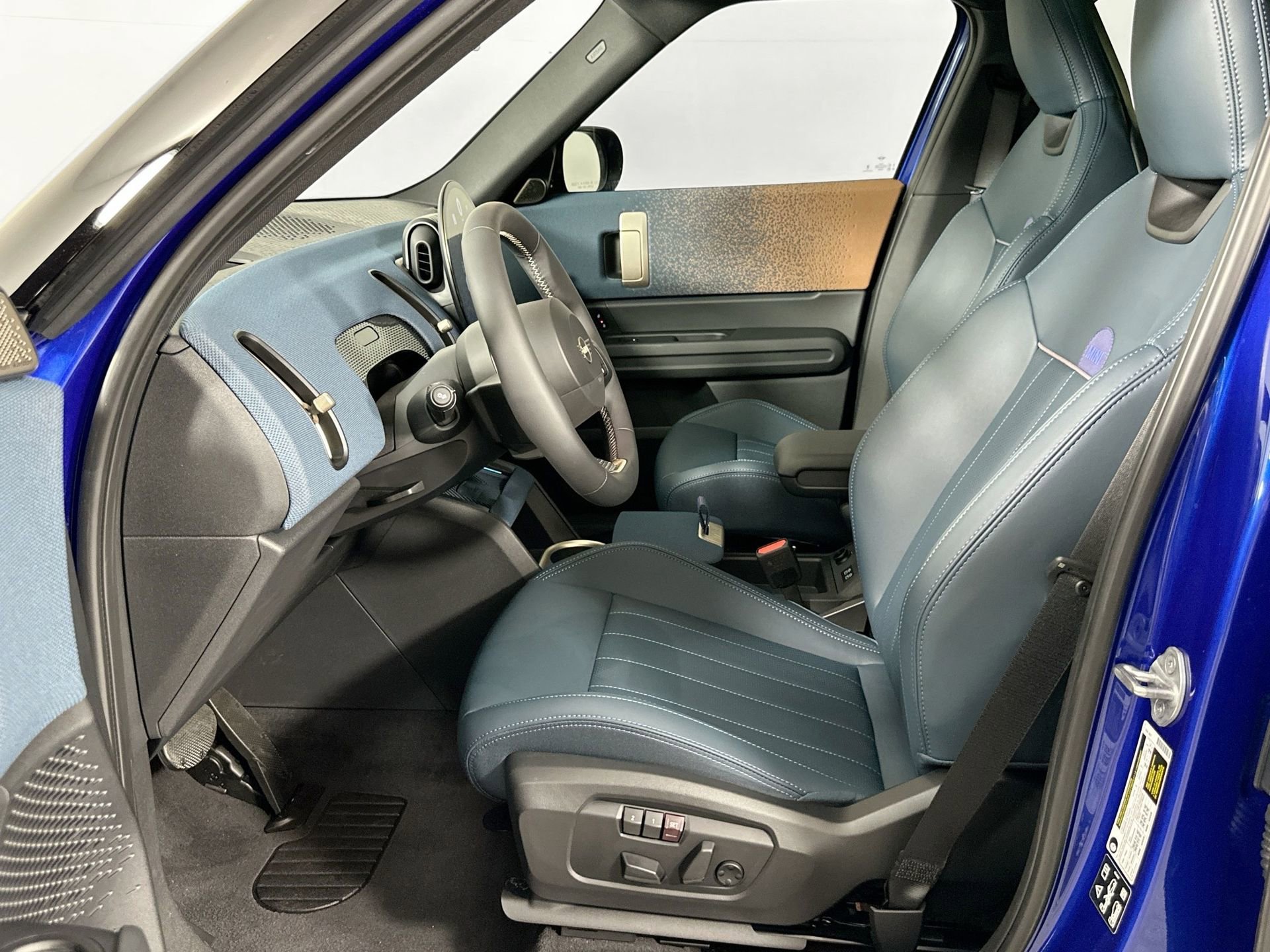 New 2025 MINI Cooper Countryman S w/ Comfort Package Max image 25
