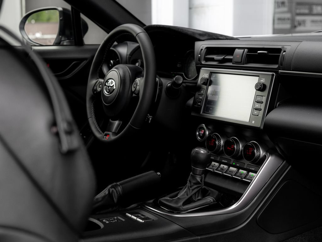 Used 2024 Toyota GR86 Premium RWD image 17