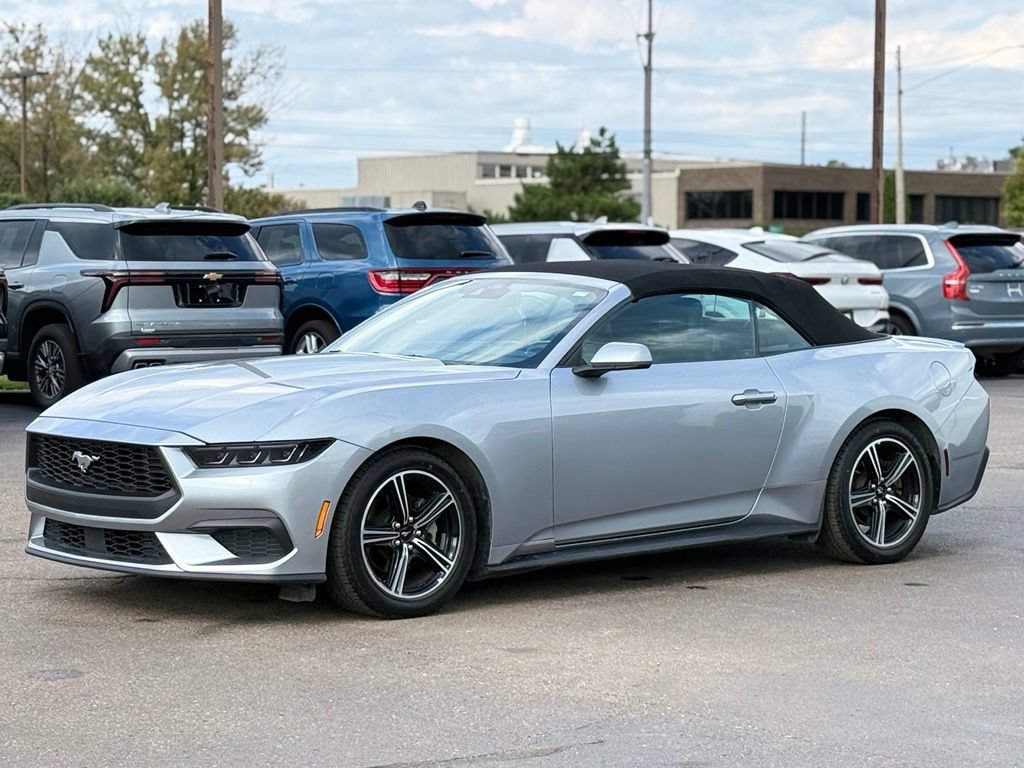 Used 2025 Ford Mustang Premium RWD image 39