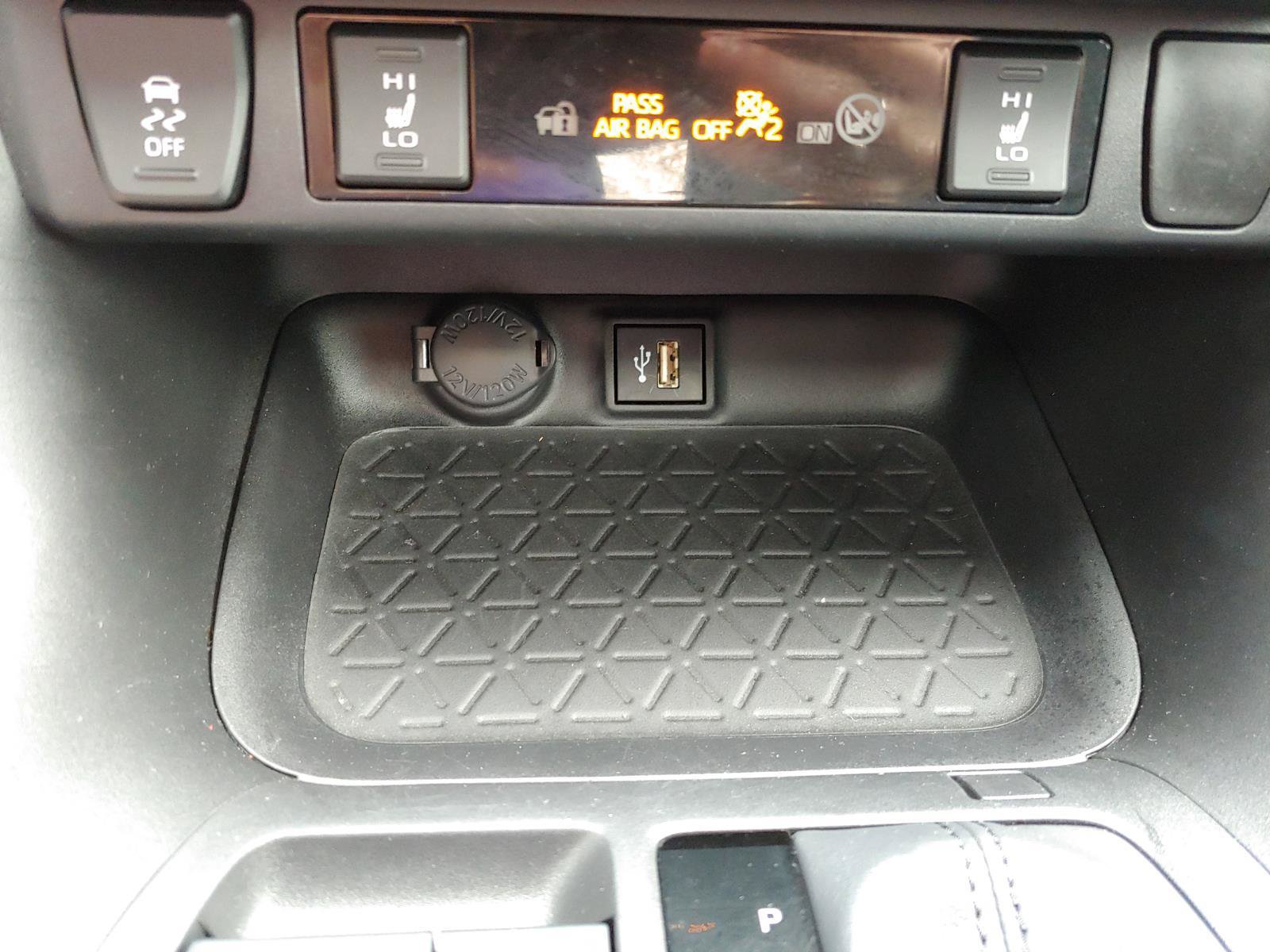 Used 2024 Toyota RAV4 XSE AWD/4WD image 22