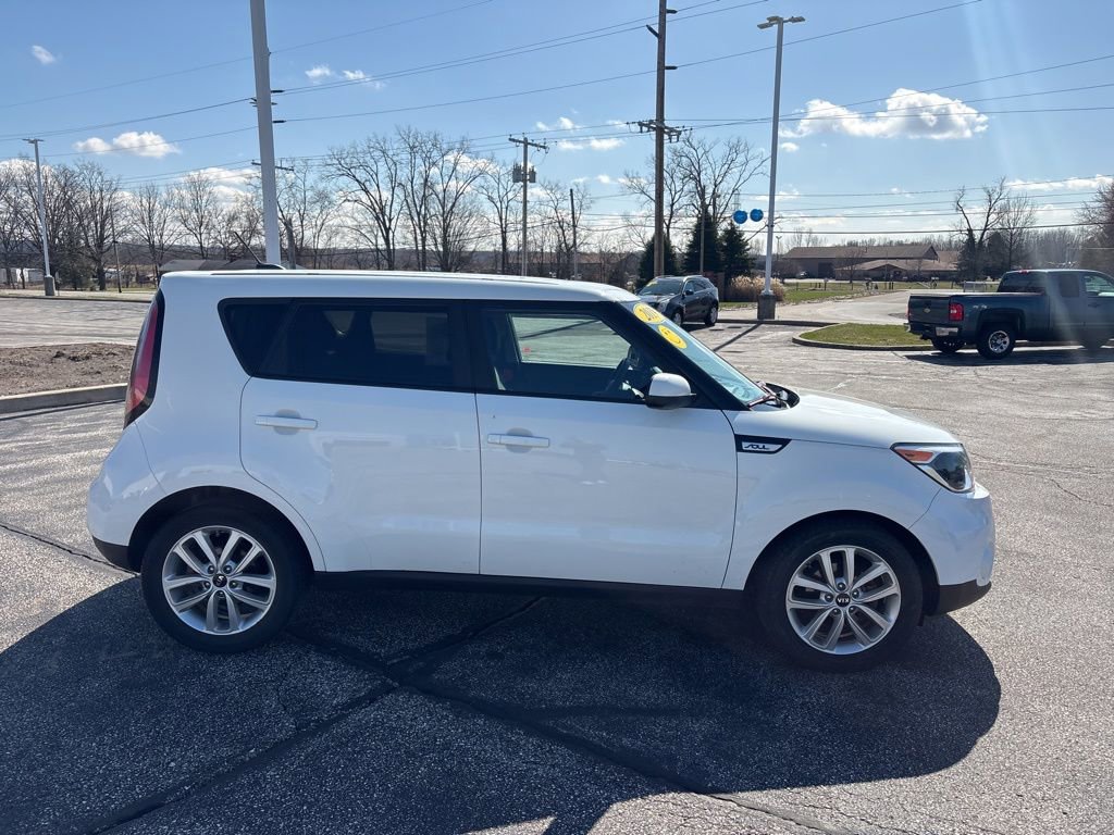 Used 2019 Kia Soul + image 4