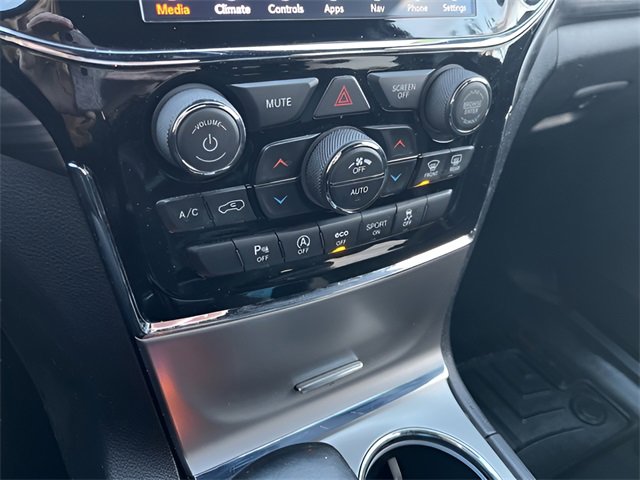 Used 2020 Jeep Grand Cherokee Altitude image 18