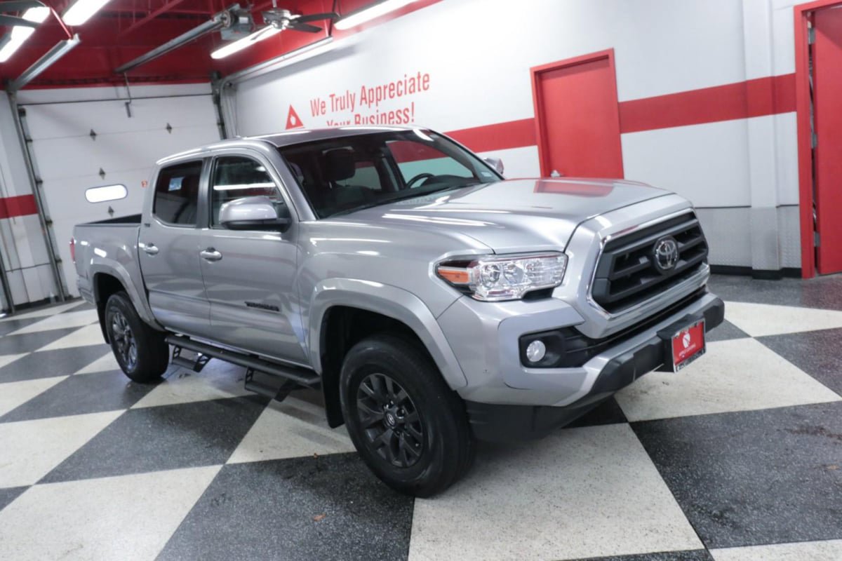 Used 2021 Toyota Tacoma SR5 image 3