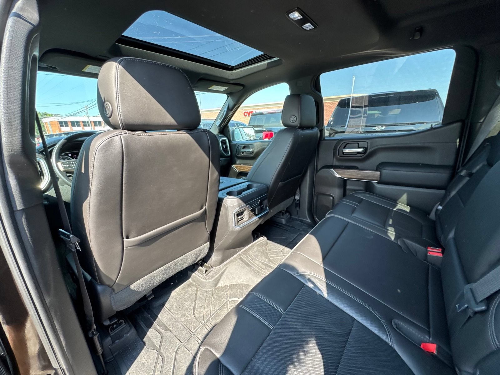 Used 2019 Chevrolet Silverado 1500 High Country w/ Technology Package AWD/4WD image 27
