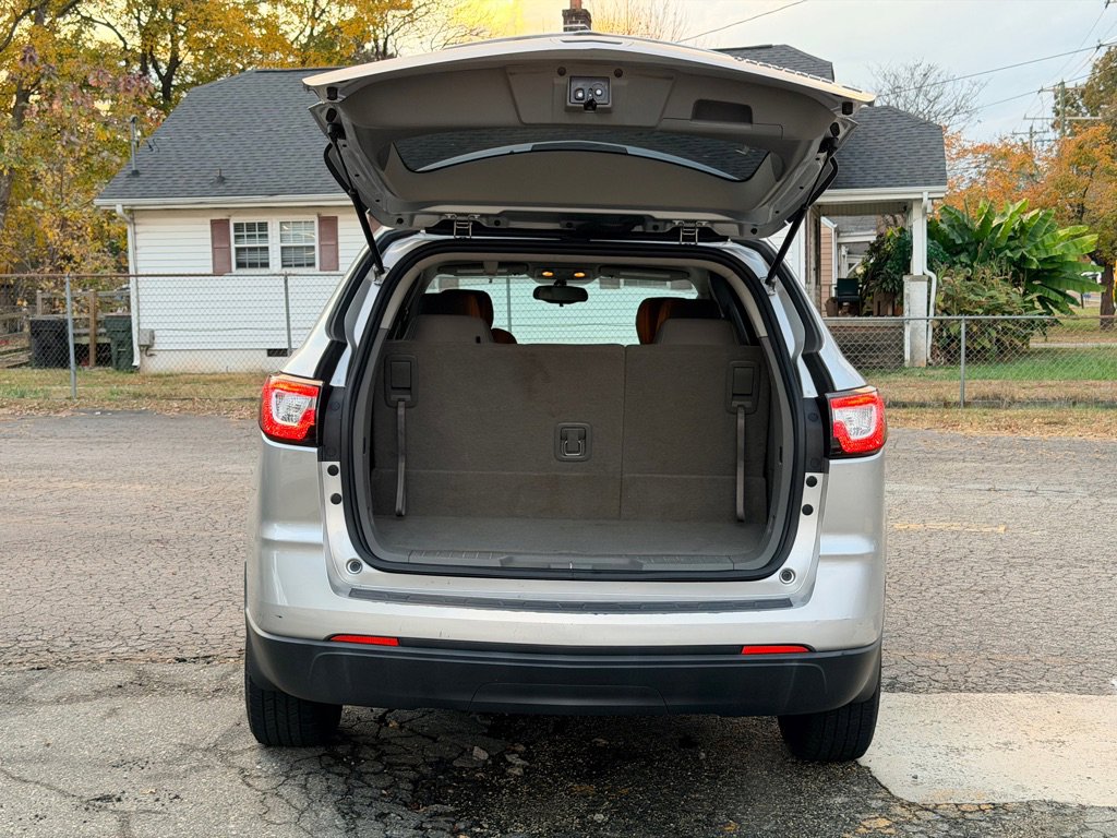Used 2016 Chevrolet Traverse LS image 7