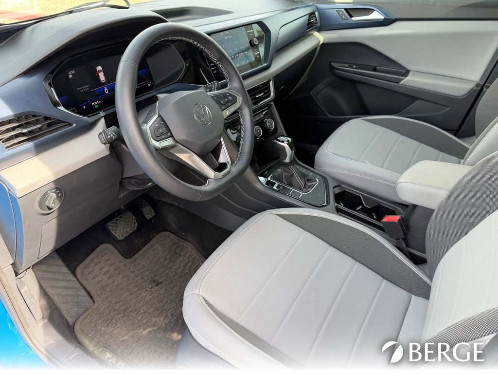 Used 2023 Volkswagen Taos SE w/ Panoramic Sunroof Package image 21