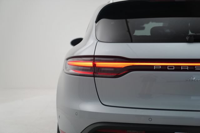 Certified 2026 Porsche Macan AWD/4WD image 18
