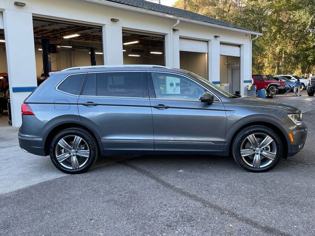 Used 2021 Volkswagen Tiguan SEL image 2