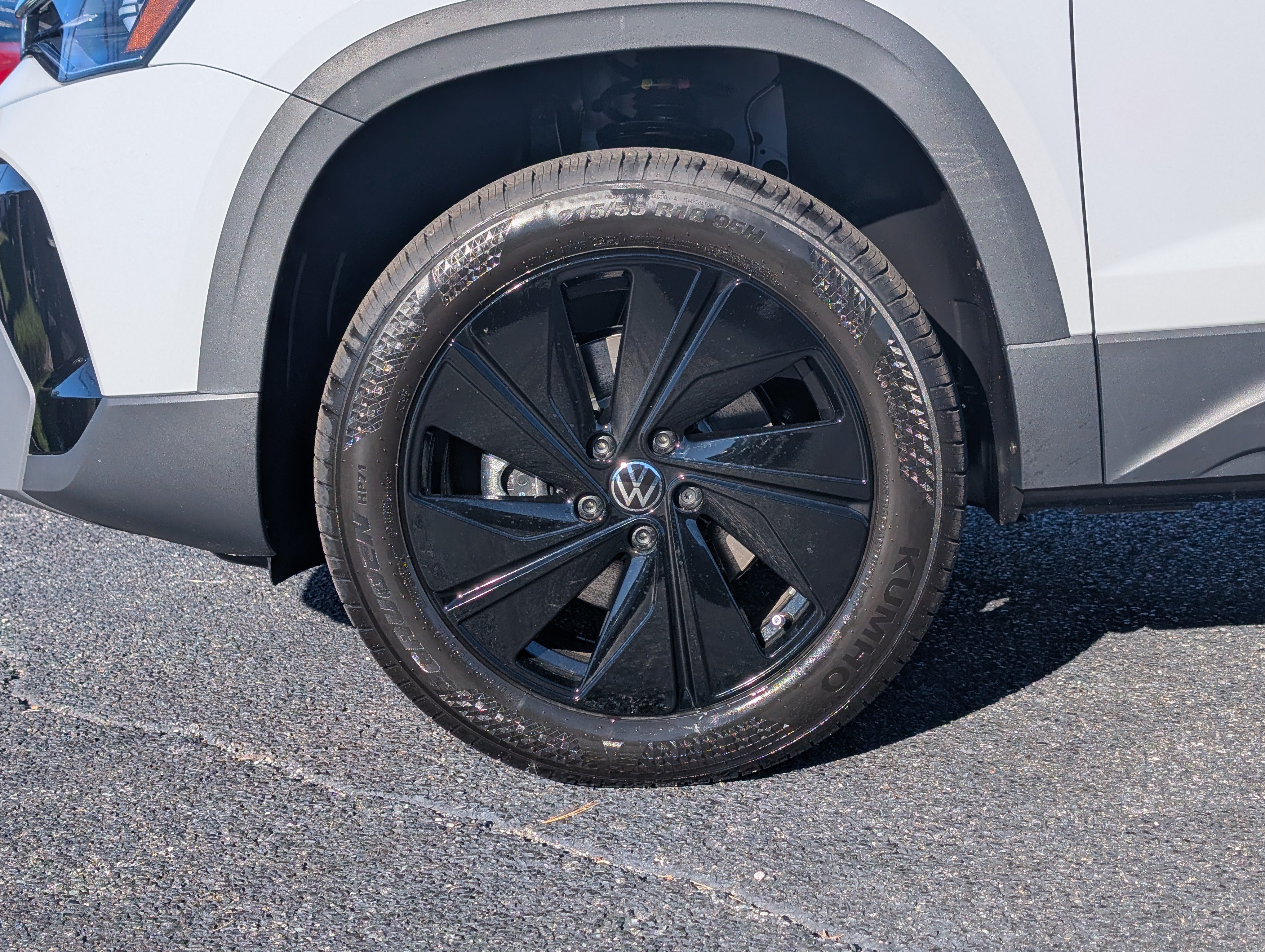 New 2027 Volkswagen Taos Sport AWD/4WD image 6