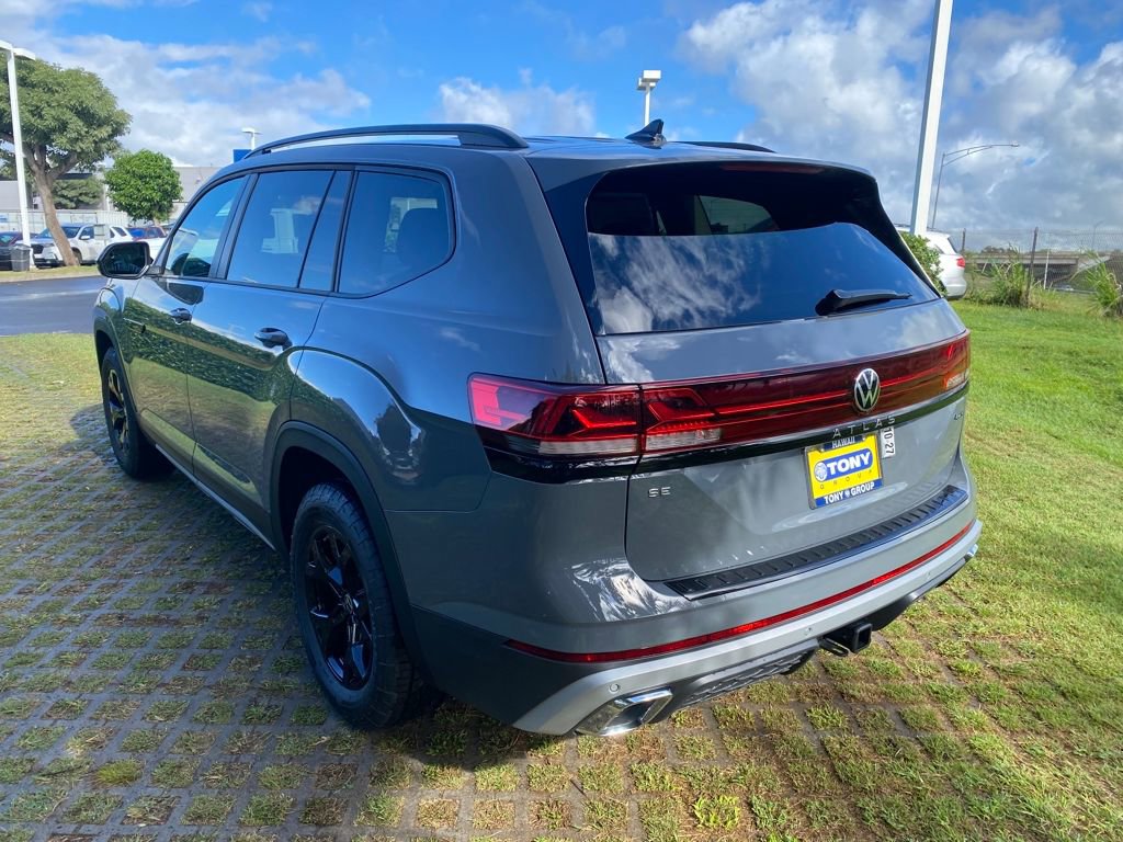 New 2025 Volkswagen Atlas Peak Edition SE image 5