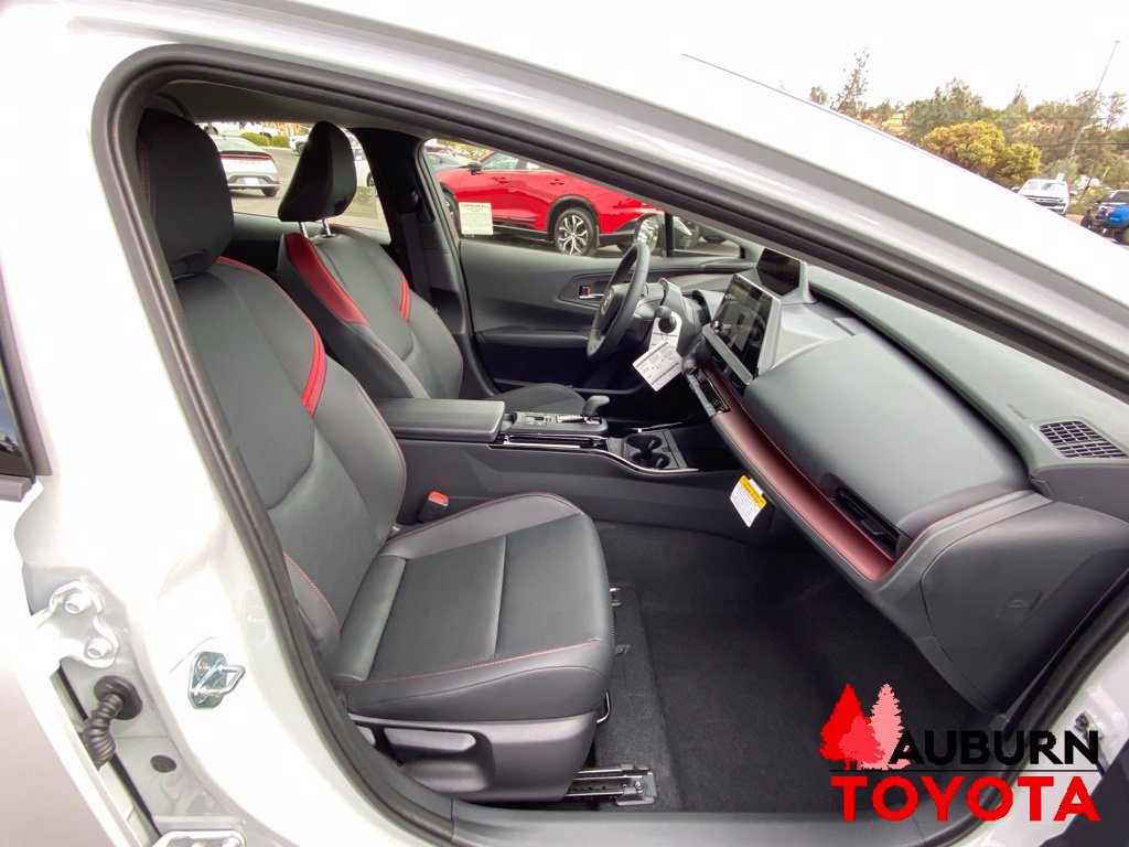 New 2027 Toyota Prius Plug-In Hybrid FWD image 10