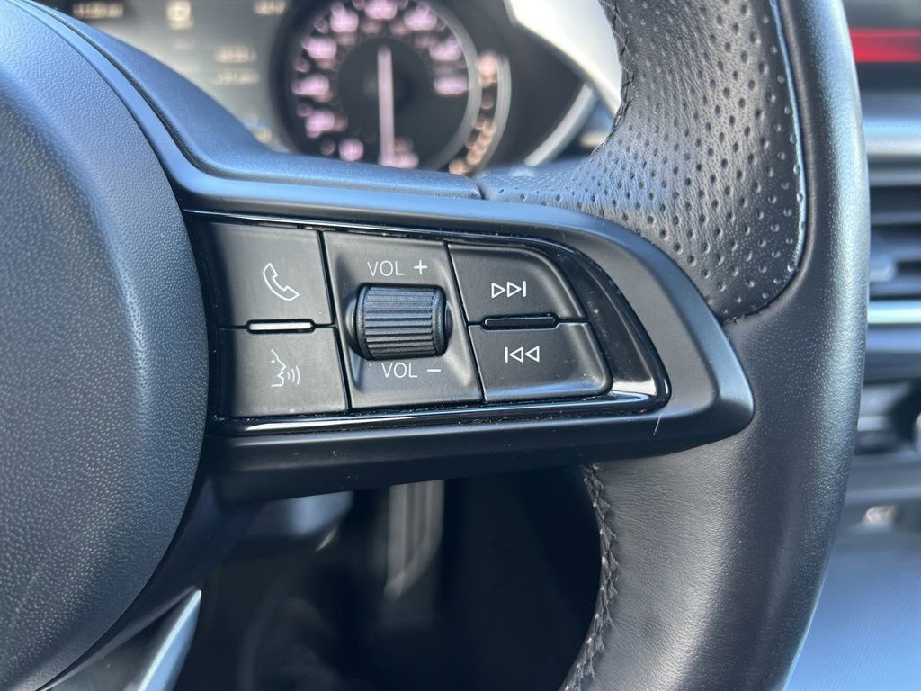 Used 2023 Alfa Romeo Stelvio Veloce AWD/4WD image 55
