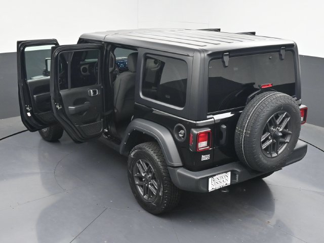Used 2025 Jeep Wrangler Unlimited Sport AWD/4WD image 44