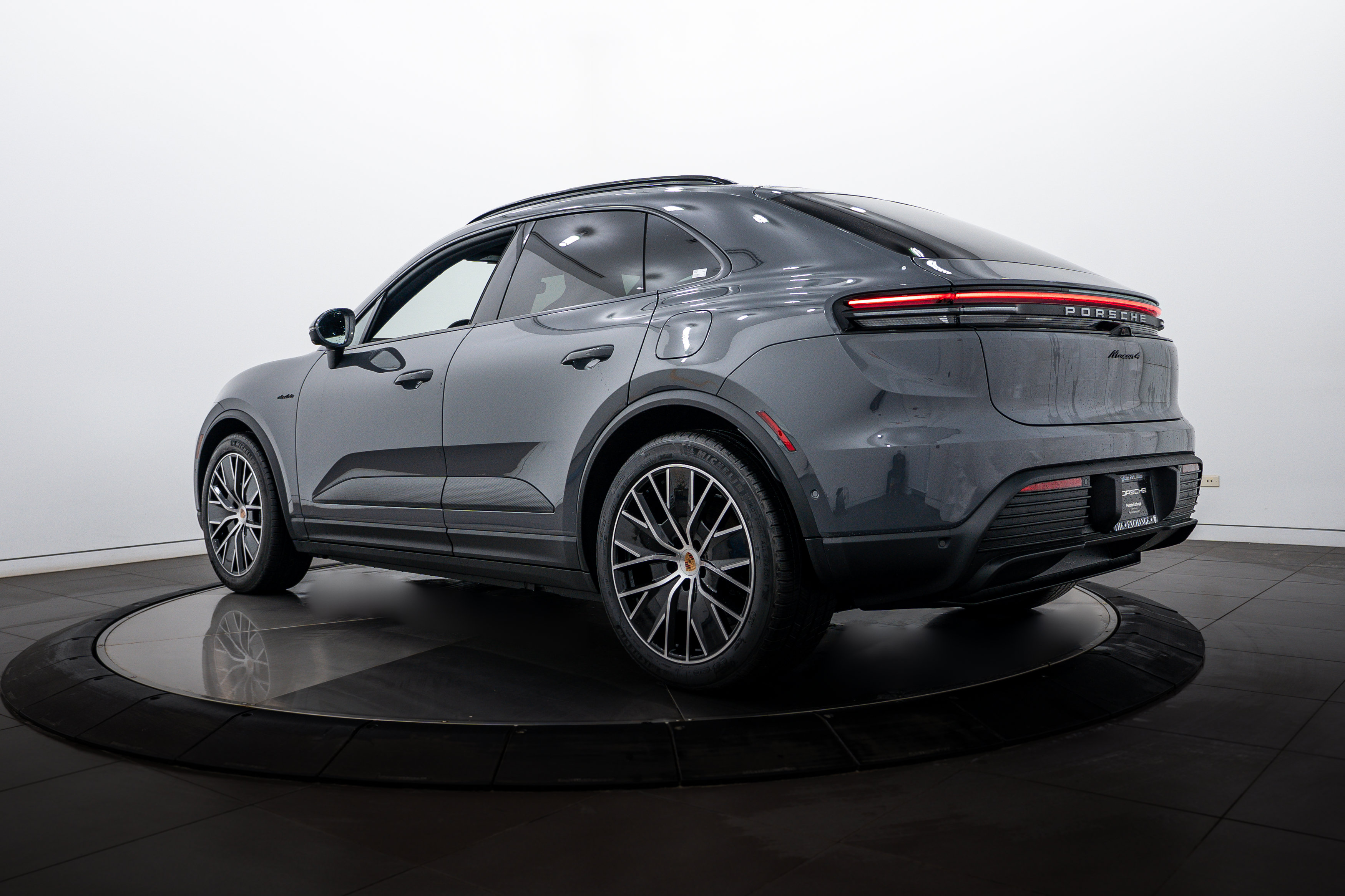 New 2026 Porsche Macan 4 Electric AWD/4WD image 3