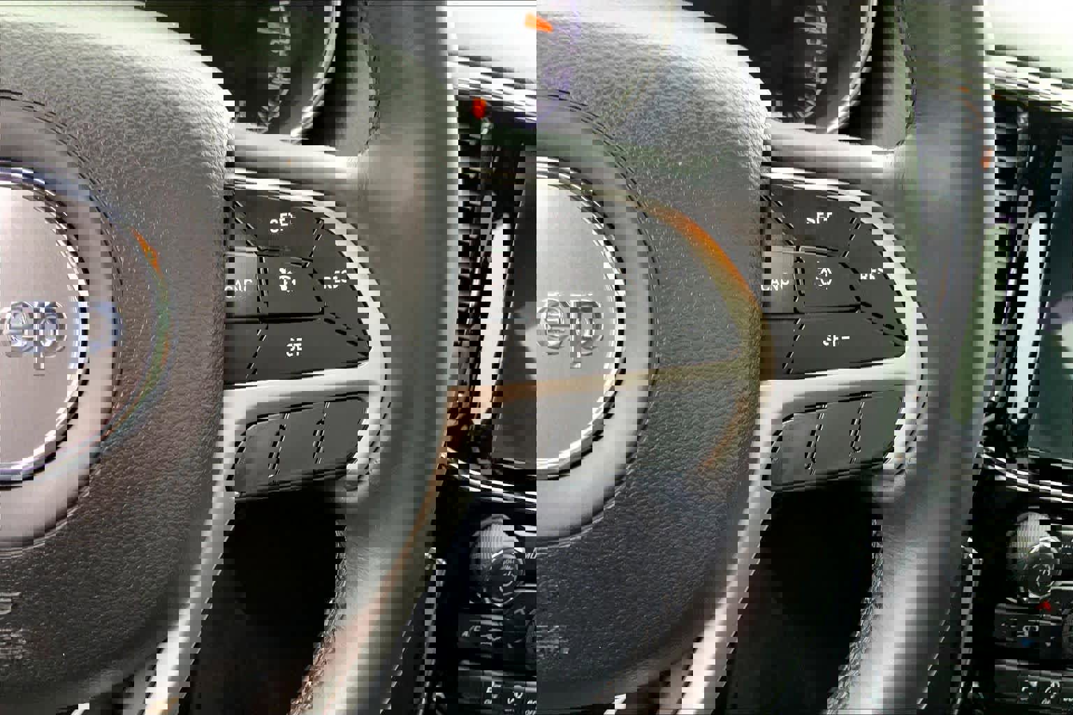 Used 2019 Jeep Grand Cherokee Limited image 24