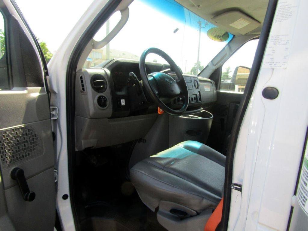 Used 2016 Ford E-350 and Econoline 350 Super Duty RWD image 13