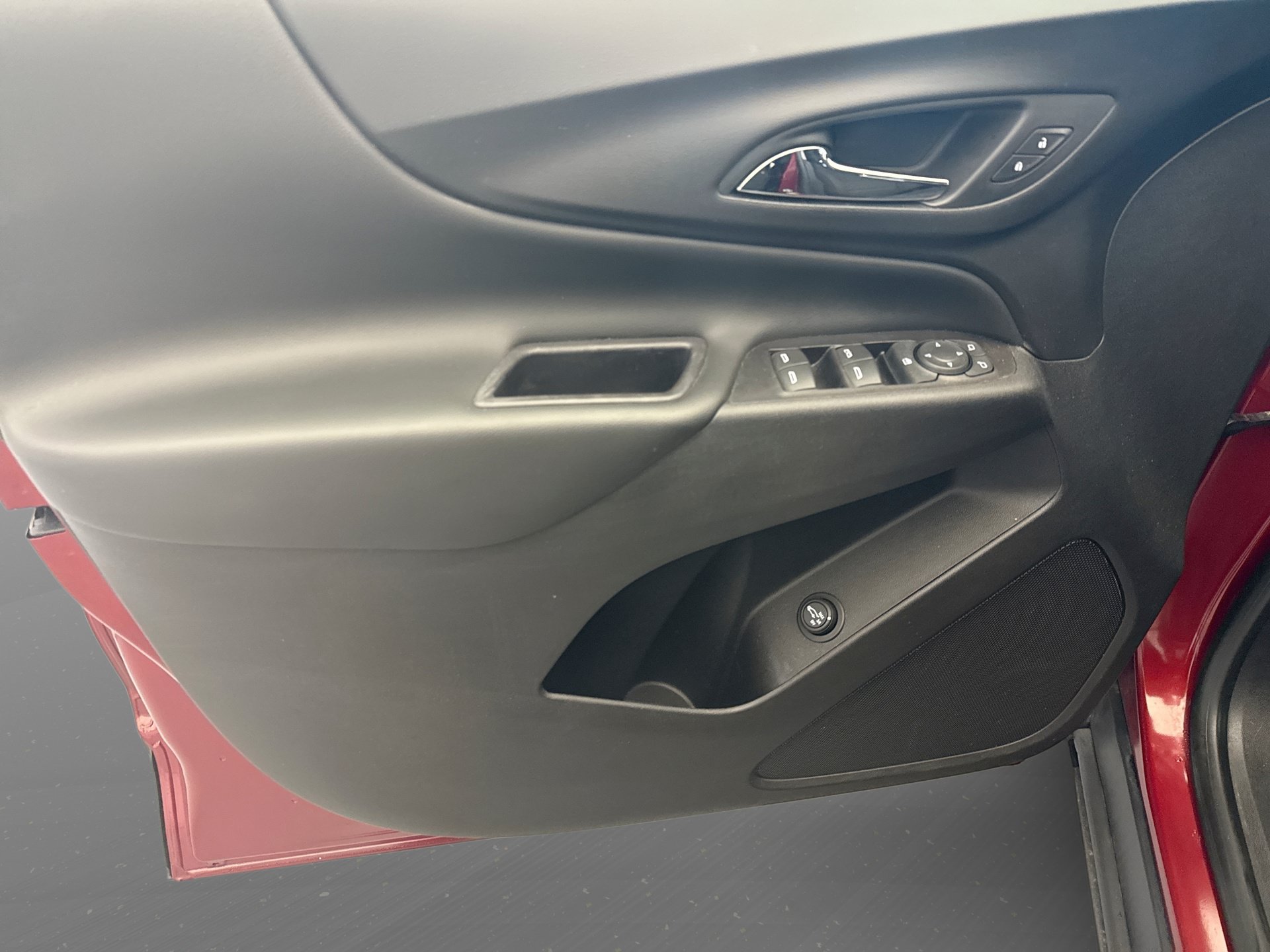Used 2018 Chevrolet Equinox LT AWD/4WD image 9