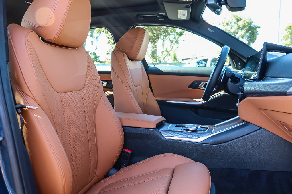 Used 2025 BMW M340i RWD image 16